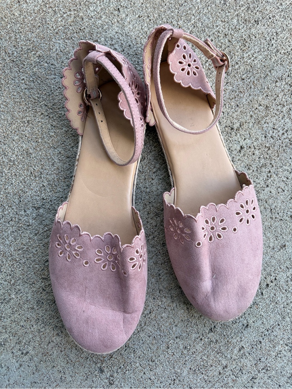 LC Lauren Conrad Pink Floral Cutout Sandals